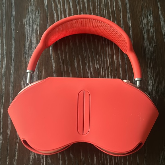 Pink Apple AirPod Max - Picture 6 of 7